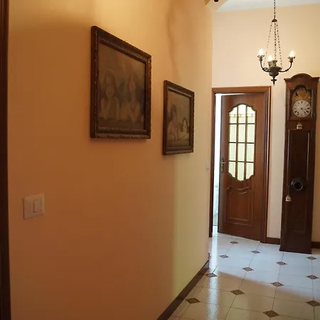 Rosa Bianca לינה וארוחת בוקר ורצ'לי